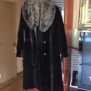 Beautiful fur coat with silver fox collar